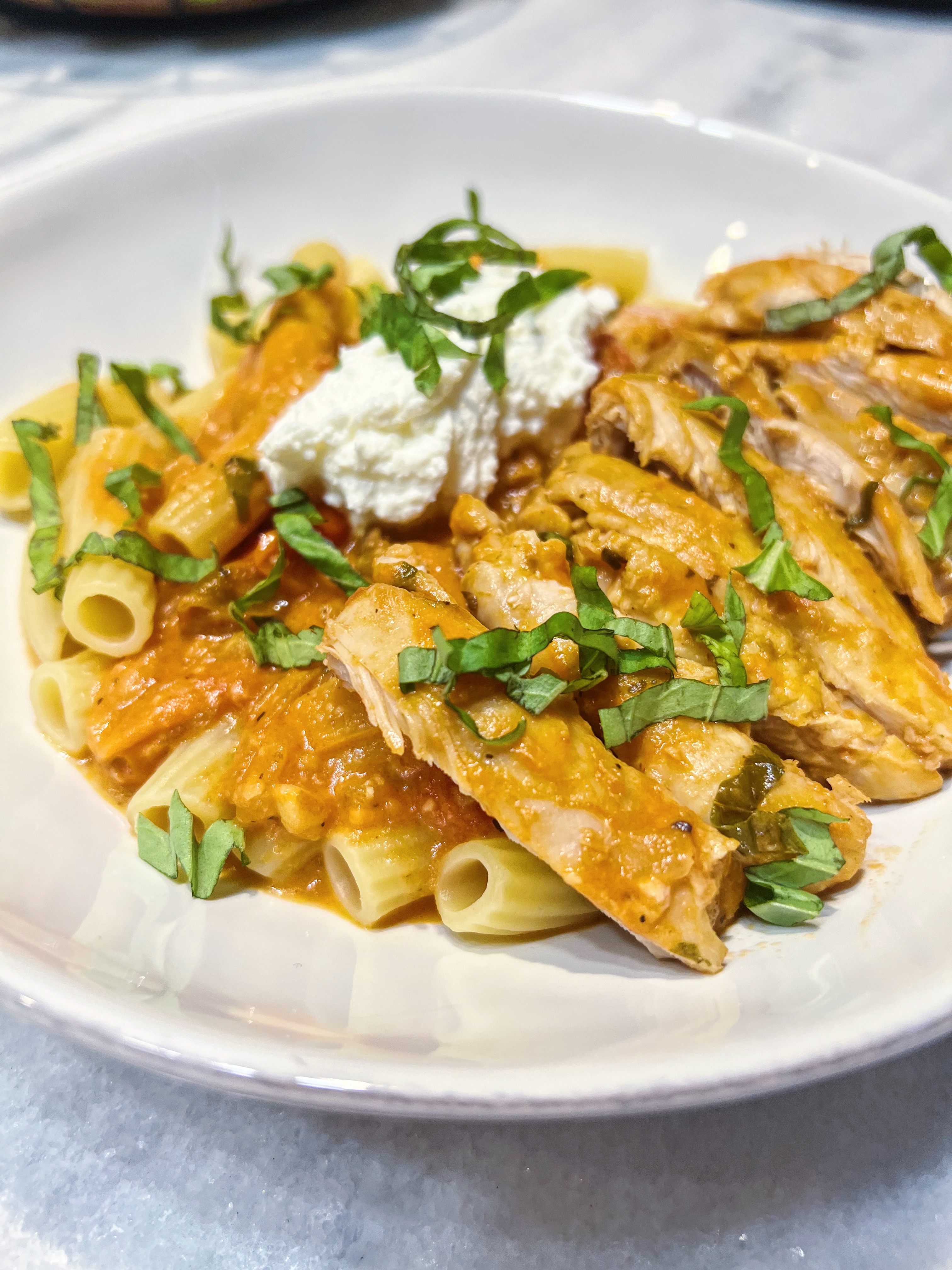 Creamy Chicken Thigh Pasta – Aly Eats Food